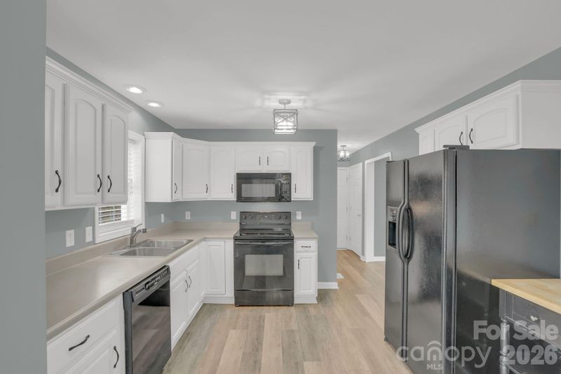 10425 Idlewild Rd, Matthews, NC 28105
