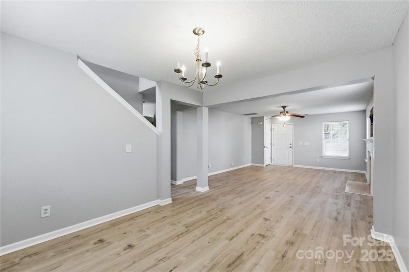 528 River View Dr, Lowell, NC 28098