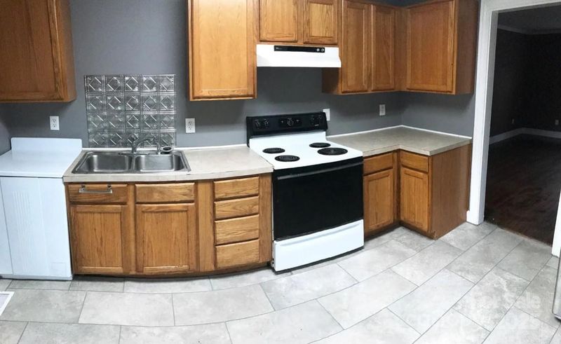 1825 Union St, Charlotte, NC 28205