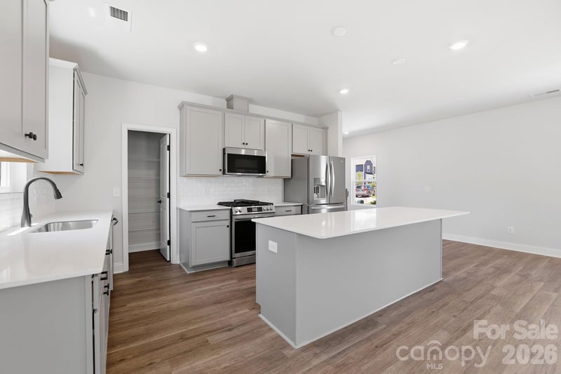 4049 Grommet Ct, Matthews, NC 28105