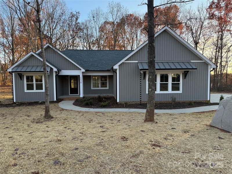1928 Friendly Ln, Newton, NC 28658