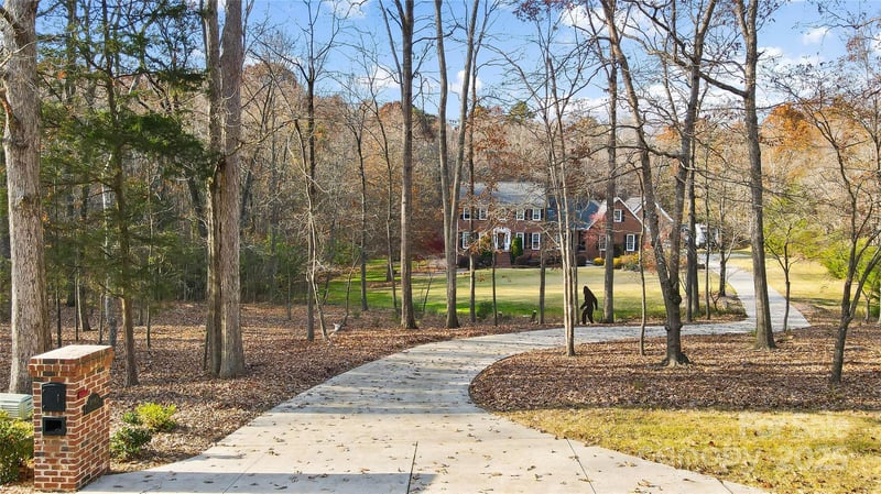 10915 Tara Oaks Dr, Charlotte, NC 28227