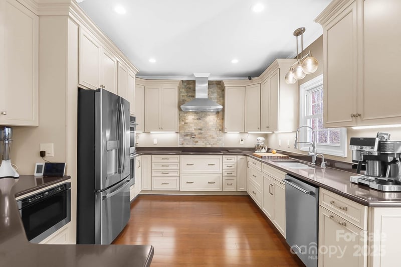 10915 Tara Oaks Dr, Charlotte, NC 28227