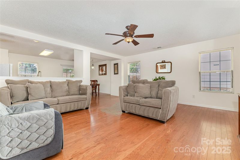 7705 Ponderosa Pine Ln, Charlotte, NC 28215