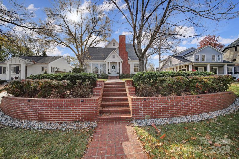 2336 Bay St, Charlotte, NC 28205
