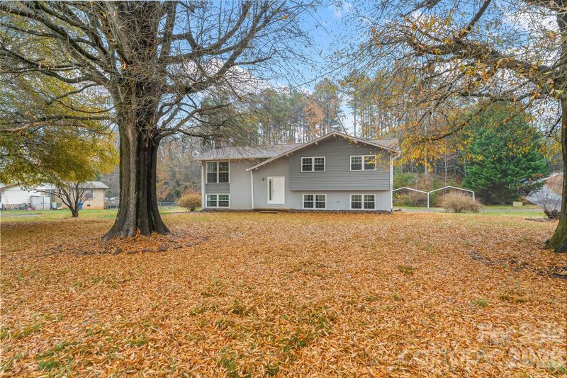 2210 24th Street Cir NE, Hickory, NC 28601