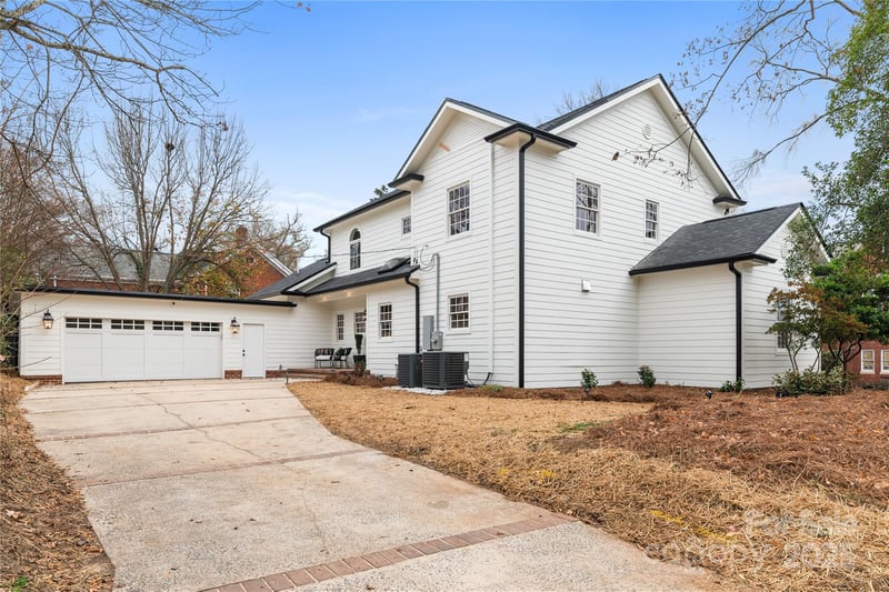 48 Spring St NW, Concord, NC 28025