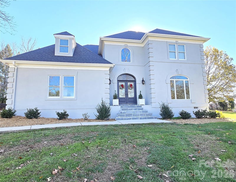 40 Shipwatch Dr, Hickory, NC 28601