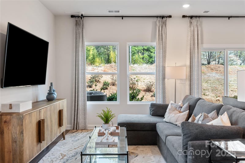 8036 Hidden Springs Trl, Charlotte, NC 28216
