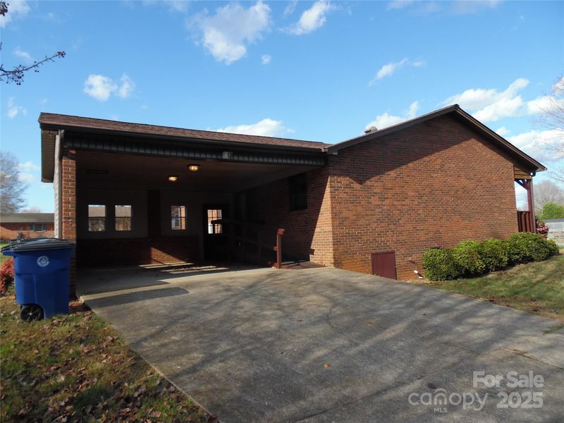 106 Belleview Dr NE, Conover, NC 28613