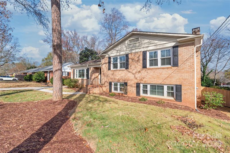 1527 Tamworth Dr, Charlotte, NC 28210