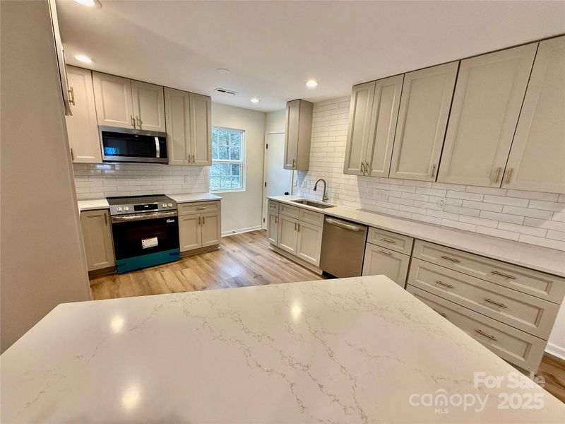 7401 Sheffingdell Dr, Charlotte, NC 28226