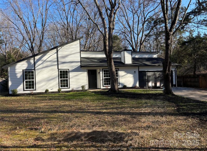 7401 Sheffingdell Dr, Charlotte, NC 28226