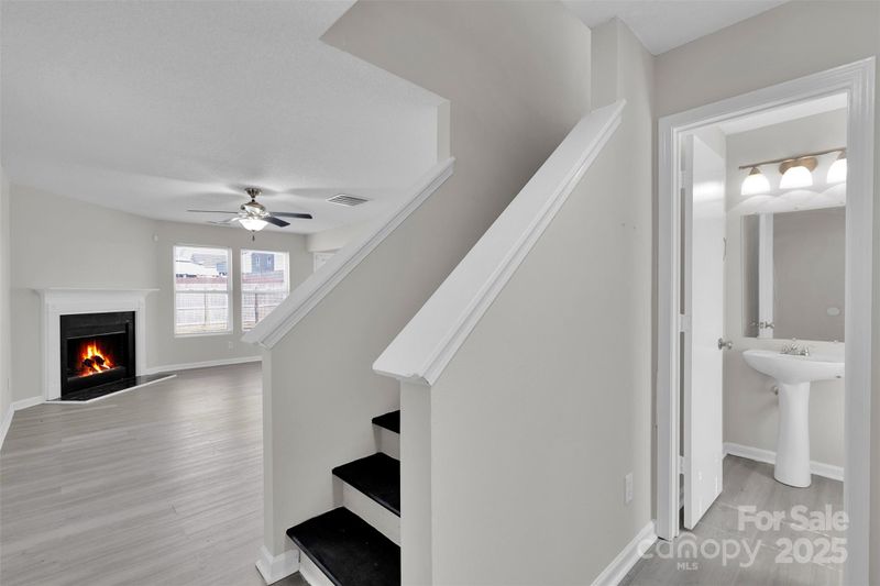 2707 Cochrane Dr, Charlotte, NC 28269