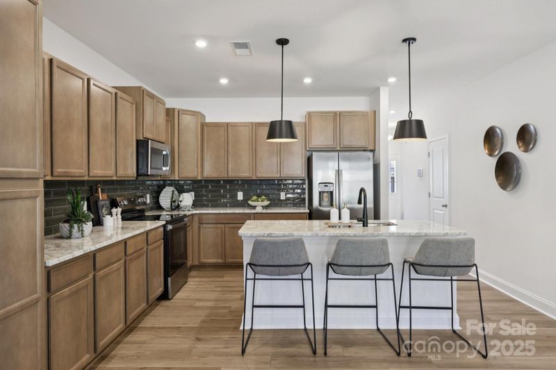 7717 Ethora Way, Charlotte, NC 28216