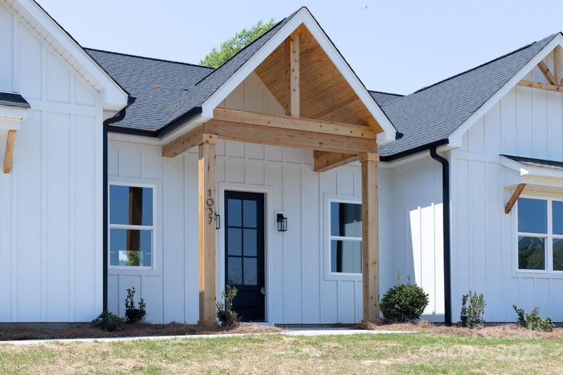 1037 Dameron Rd, Bessemer City, NC 28016