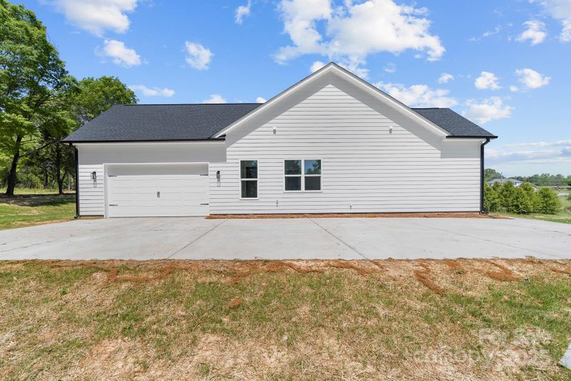 1037 Dameron Rd, Bessemer City, NC 28016