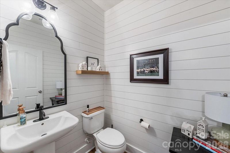 718 Deerbrook Ln, Tega Cay, SC 29708