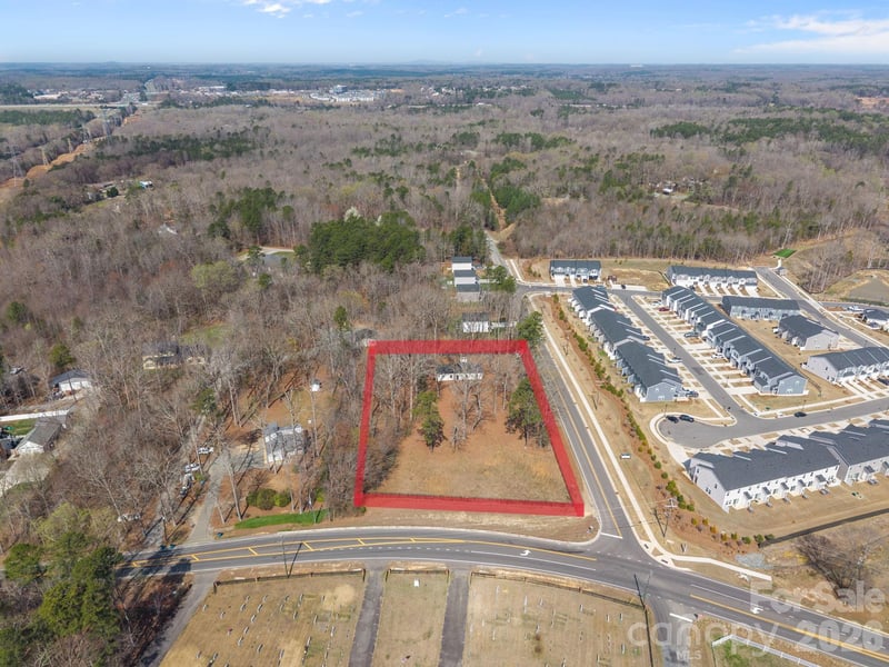 9121 Hutchinson Ln, Charlotte, NC 28216