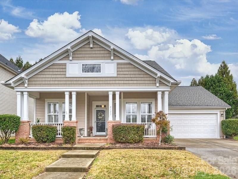 8113 Cottsbrooke Dr, Huntersville, NC 28078