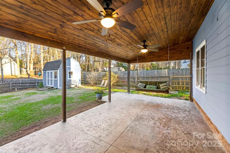 11001 Gladewater Dr, Matthews, NC 28105