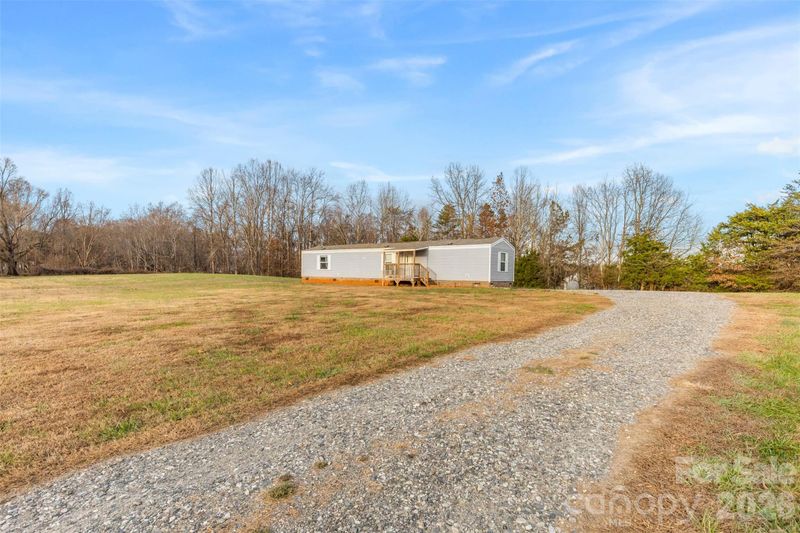 3051 Shoal Rd, Crouse, NC 28033