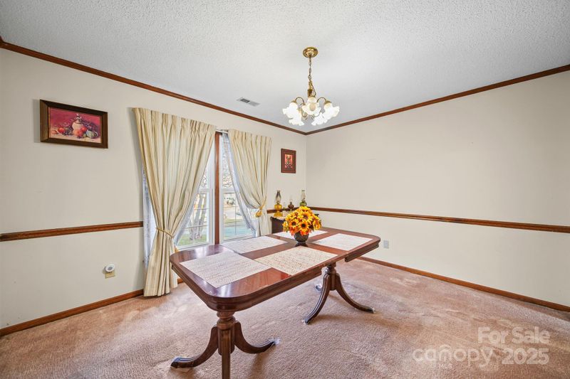 912 Cathedral Dr, Belmont, NC 28012