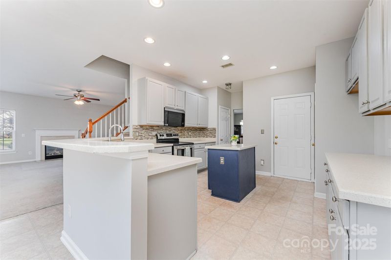 8611 Sabella Ln, Charlotte, NC 28216