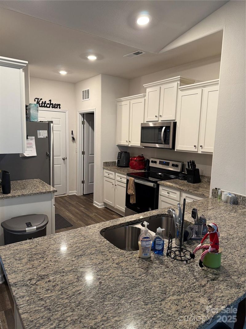 1113 Creedmore Ct, Charlotte, NC 28215