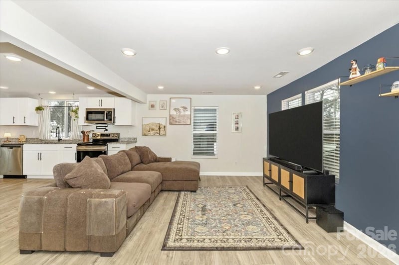 126 Laura Rd, Mooresville, NC 28117