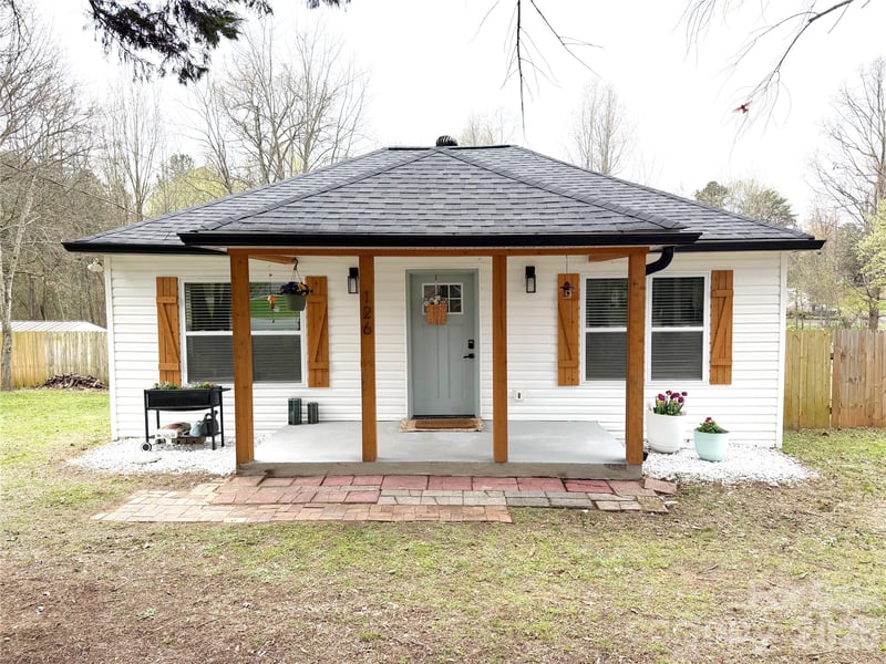 126 Laura Rd, Mooresville, NC 28117