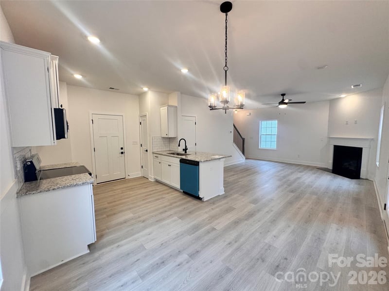 720 Inwood Hill Dr #9, Gastonia, NC 28056