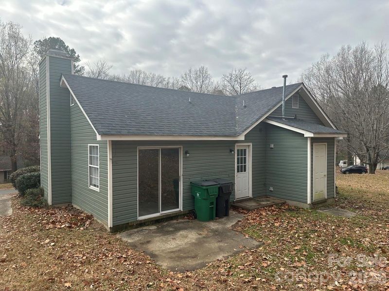 2000 Teddington Dr, Charlotte, NC 28214