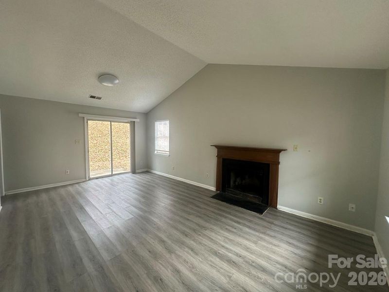 2000 Teddington Dr, Charlotte, NC 28214