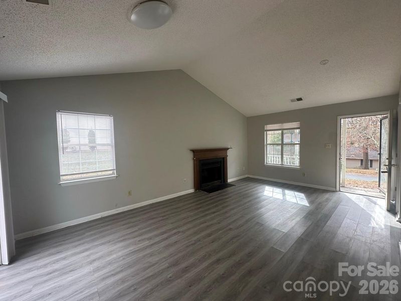 2000 Teddington Dr, Charlotte, NC 28214