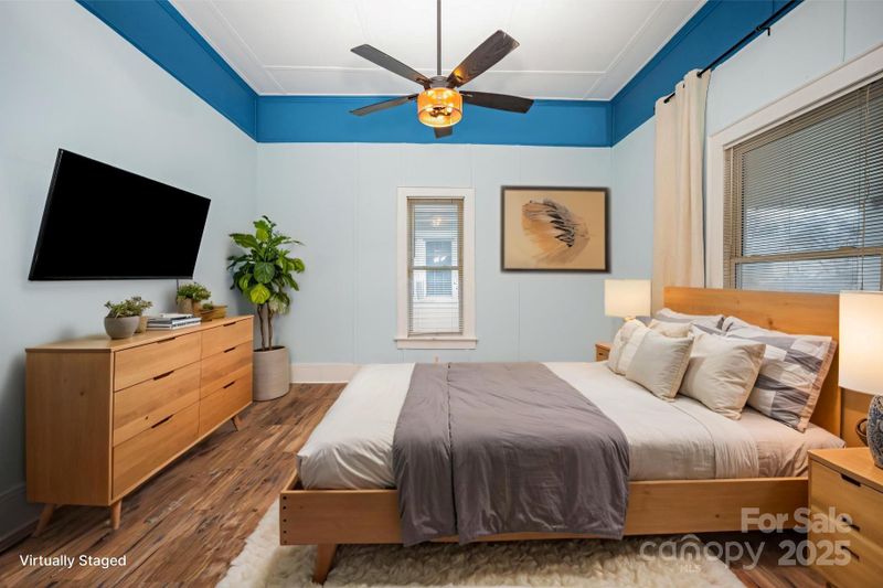 305 S Gaston St, Dallas, NC 28034