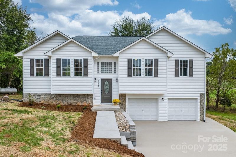 4786 Thoreau Dr, Conover, NC 28613
