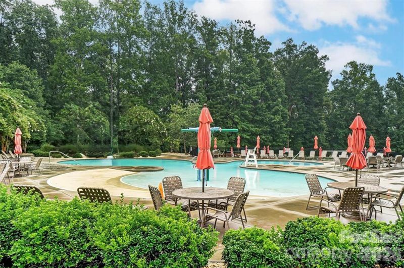 7059 Cloer Ct, Charlotte, NC 28214
