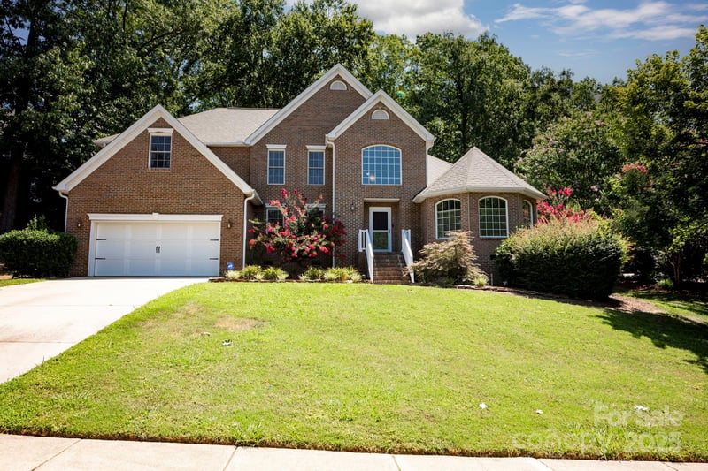 2624 Mt Isle Harbor Dr, Charlotte, NC 28214