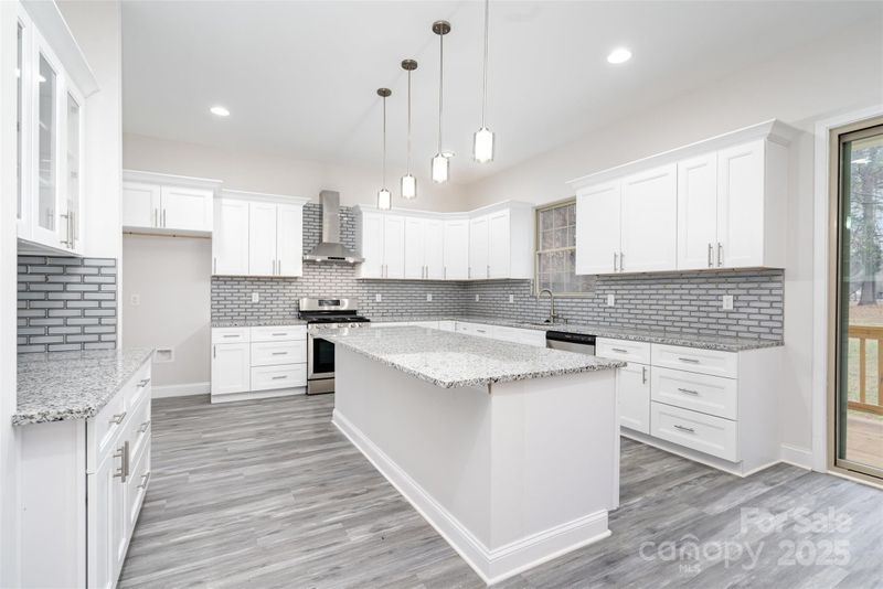 5125 Isaac Dr, Charlotte, NC 28216