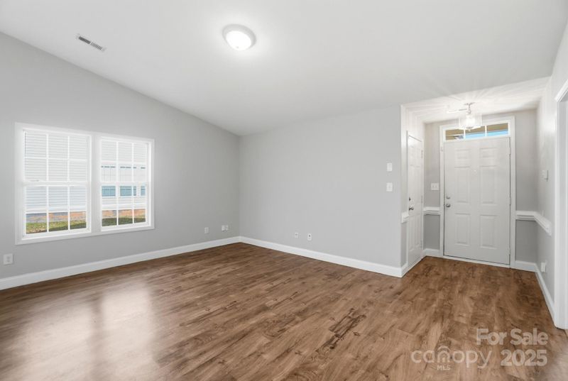 1533 Hollow Maple Dr, Charlotte, NC 28216