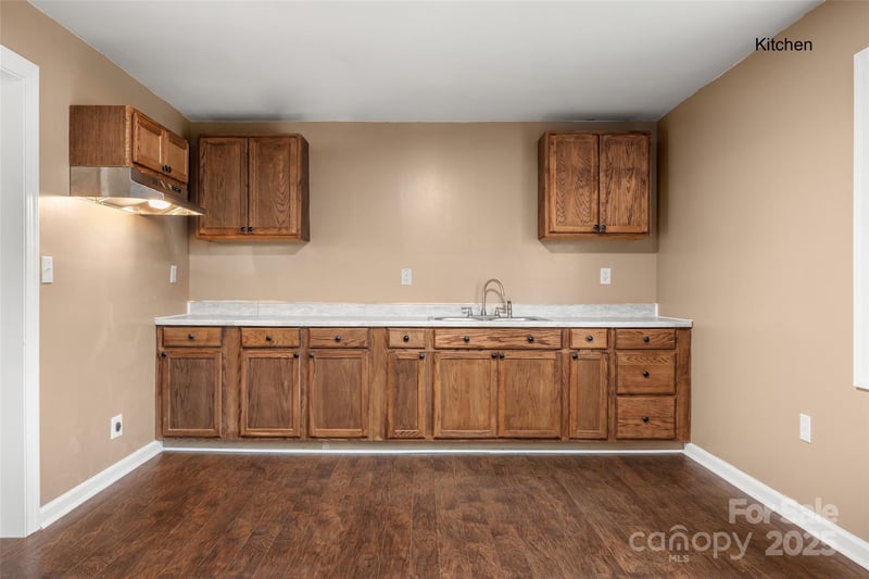 4679 Kickturn Rd, Heath Springs, SC 29058