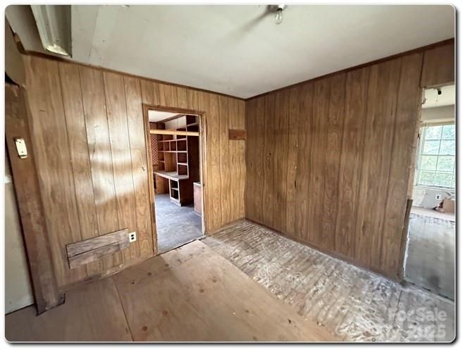 515 S Maple St, Dallas, NC 28034