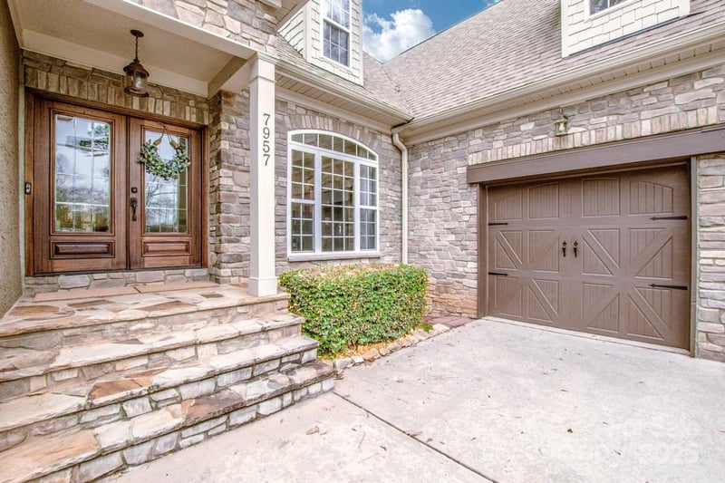 7957 Glen Abbey Cir, Stanley, NC 28164