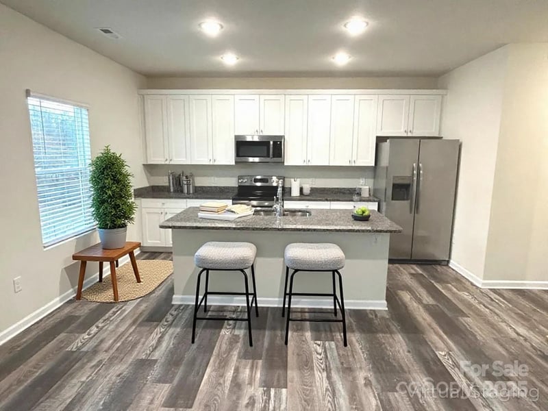 574 30th Avenue Cir NE, Hickory, NC 28601