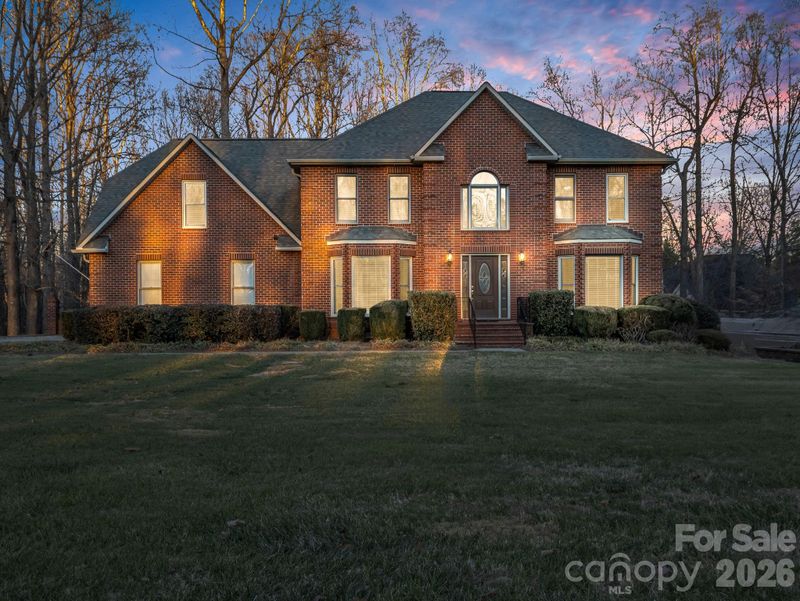 907 Weymouth Dr, Gastonia, NC 28056