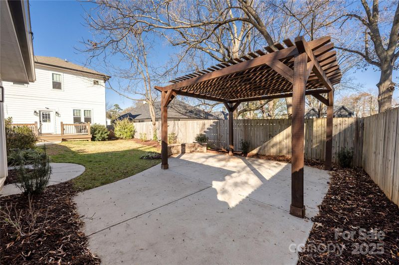 1009 Pryor St, Charlotte, NC 28208