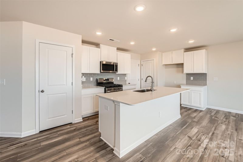 222 Cassius Dr, Troutman, NC 28166