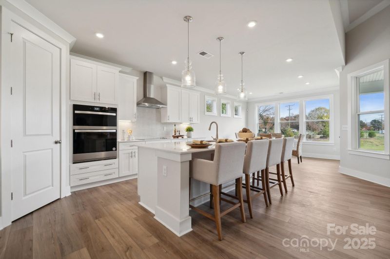 250 E Warfield Dr, Mooresville, NC 28115