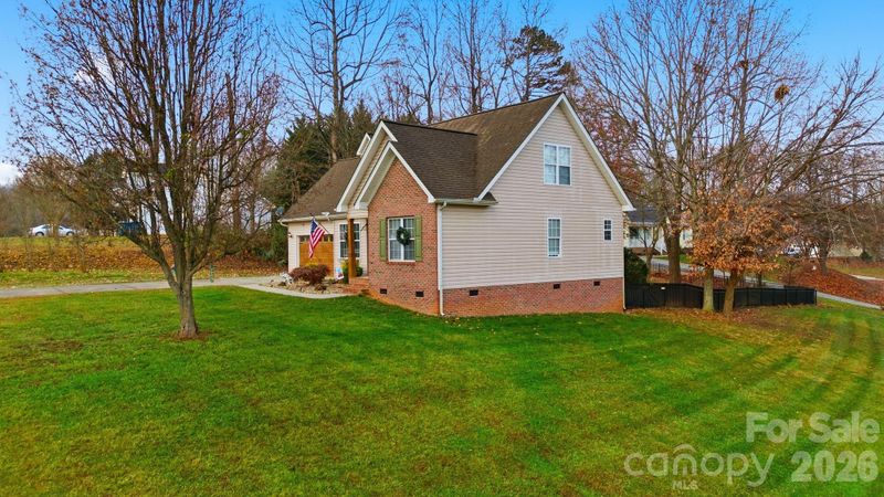 122 Valley Glen Dr, Troutman, NC 28166